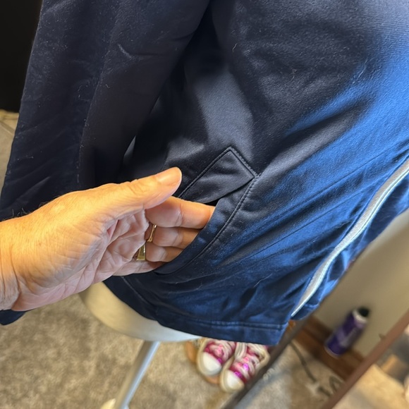 Nike Navy wind breaker jacket. EUC children’s M10-12 - Picture 3 of 10